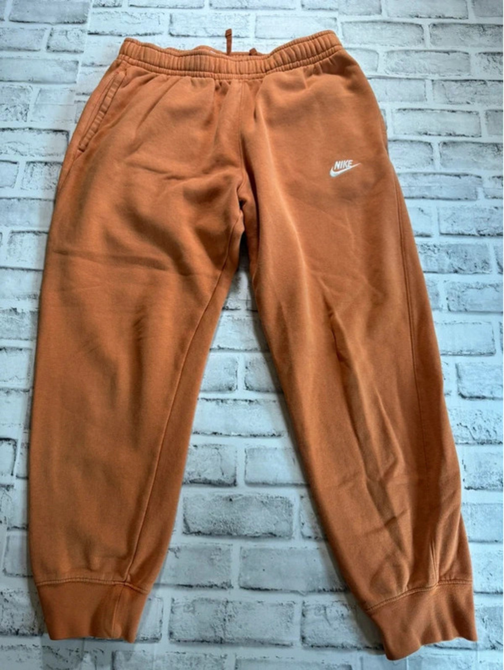Women’s Nike orange jogger sweatpants size medium